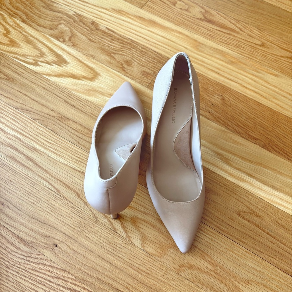 Banana Republic Cream Colored Women's High Heels size 7 - Picture 5 of 6